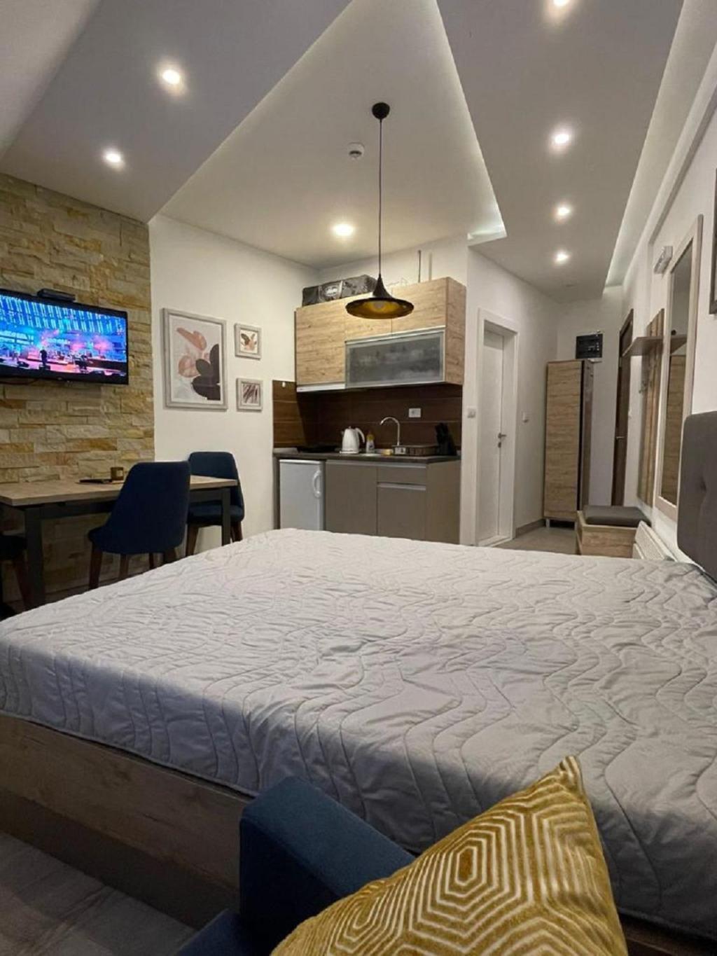 Lola Apartman Milmari & Residence Hill كوباونيك المظهر الخارجي الصورة